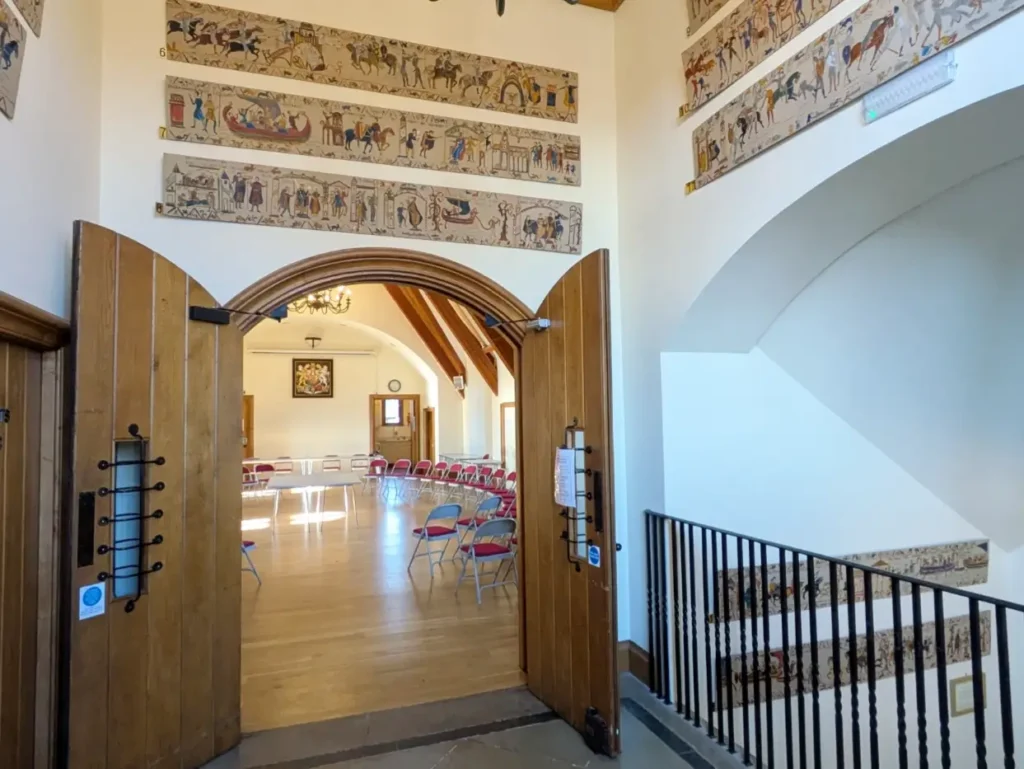 4 Landing with Bayeux Panels